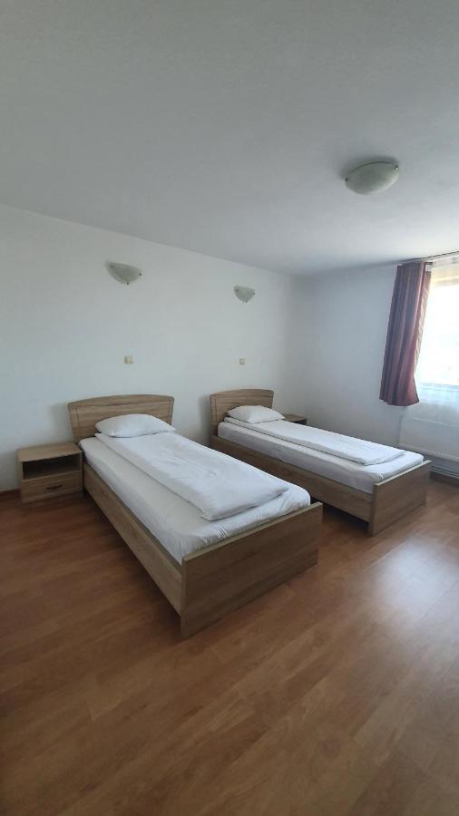 Motel Pacific 데바 외부 사진